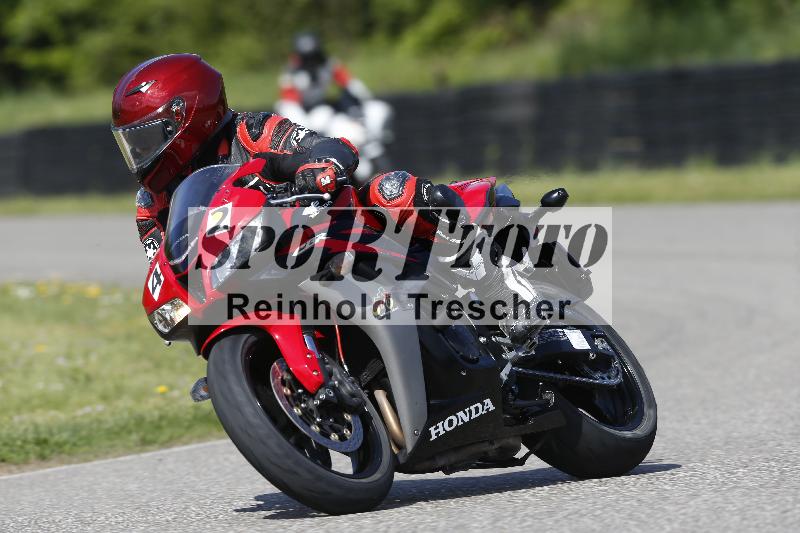 /Archiv-2025/09 22.04.2025 Cornu Master School ADR/rot-rouge/42